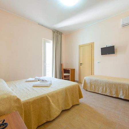 Hotel Adria Nuova Rimini Luaran gambar